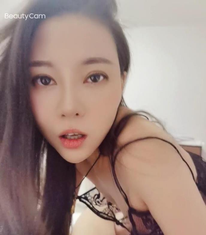 无水印91甘先生 无套艹白富美,’骚一点’,’啊 宝贝 你想我怎么骚么 要不要舔舔你’,骑乘发骚坐得大鸡巴好充血好硬!