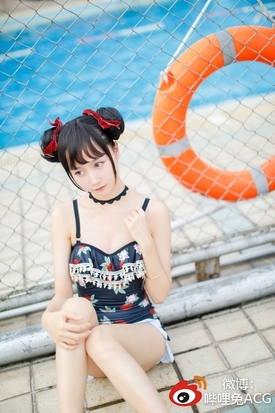 [Cosplay] Coser@木绵绵OwO VOL.044 草莓泳衣 [40P-97MB]